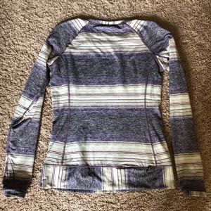 EUC Lululemon size 8 long sleeve top